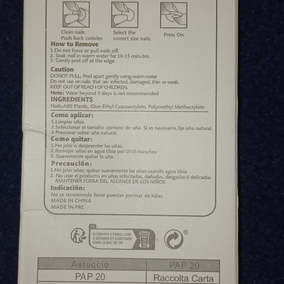 Press-On Artificial Nails with Black Accent and Star Charm Design - Picture 2 of 4